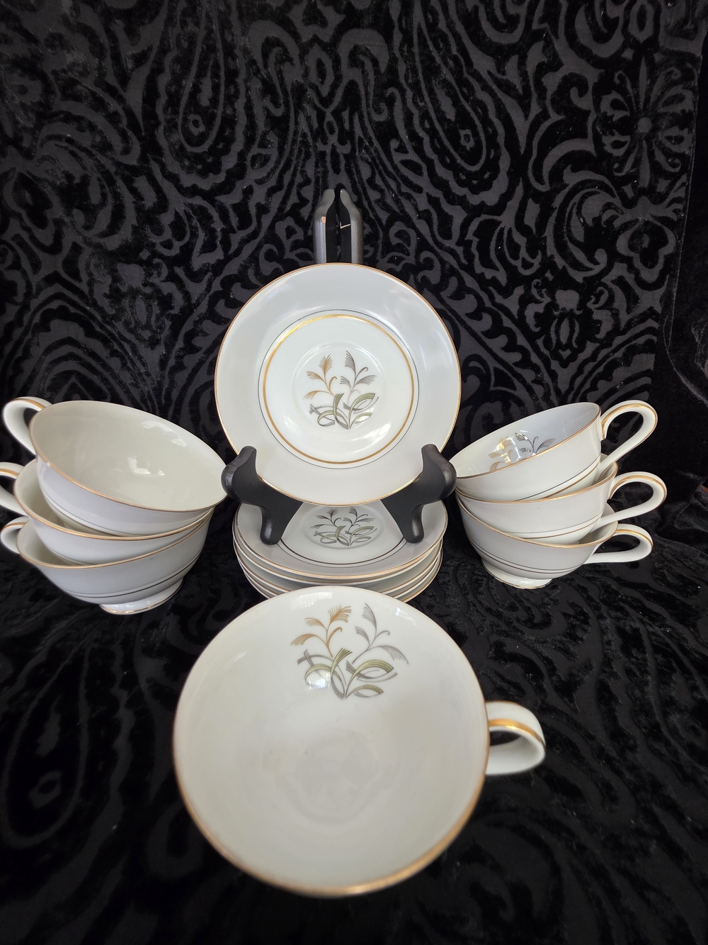 Vintage China White Porcelain Tea 6 Cup and 6 Saucer Set with Gold Floral Trim